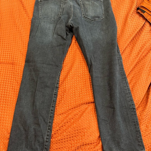 CHAPS Men’s Flat Front Denim Jeans Size: 34X30 Retails: $59 - Picture 7 of 11